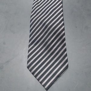 Giorgio Armani tie no tags
